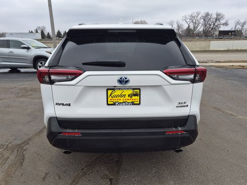 Used 2020 Toyota RAV4 XLE w/ Convenience Package image 7