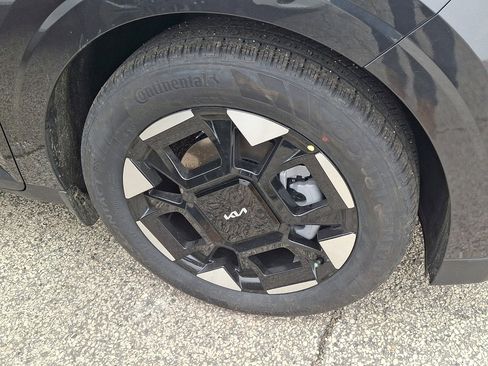 New 2026 Kia Carnival EX image 4