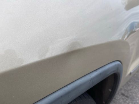 Used 2011 Jeep Grand Cherokee Laredo image 24