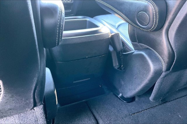 Used 2025 Chrysler Pacifica Select FWD image 10