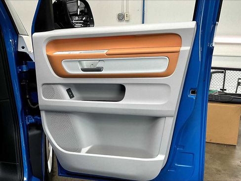 New 2025 Volkswagen ID. Buzz 1st Edition image 29