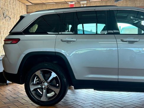 Used 2024 Jeep Grand Cherokee Limited 4xe w/ Trailer Tow Package image 9