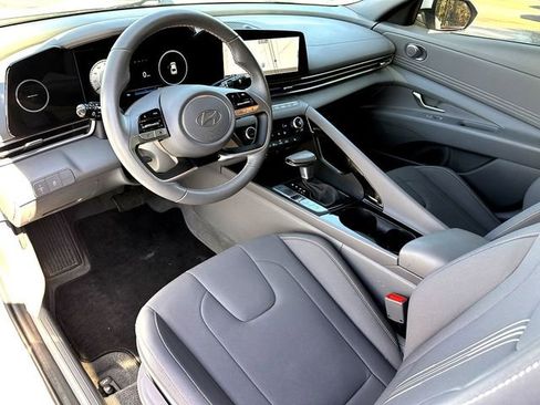 Used 2024 Hyundai Elantra SEL w/ Convenience Package image 12