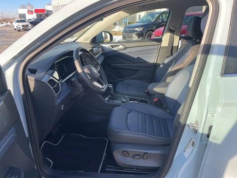 Certified 2025 Volkswagen Taos SEL image 7