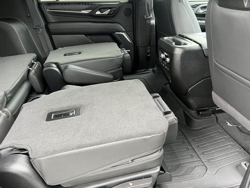 Used 2024 GMC Yukon XL Denali w/ Advanced Technology Package AWD/4WD image 26