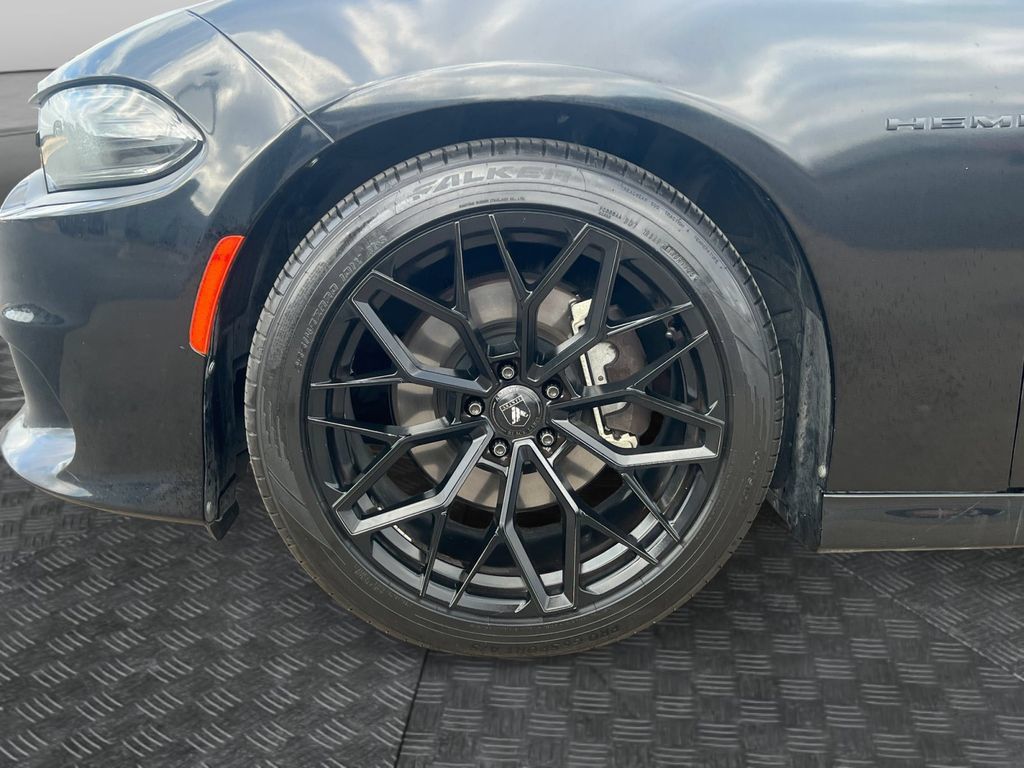 Used 2022 Dodge Charger R/T w/ Blacktop Package RWD image 5