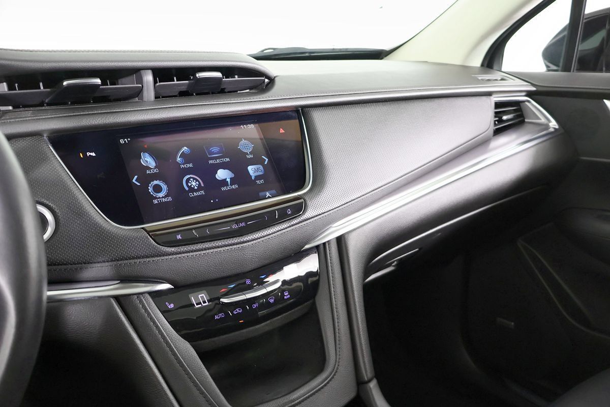 Used 2017 Cadillac XT5 Luxury w/ Driver Awareness Package AWD/4WD image 35