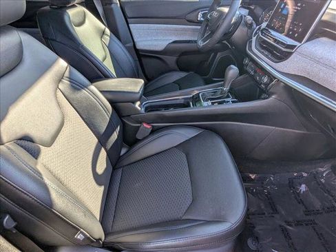 Used 2024 Jeep Compass Latitude image 19