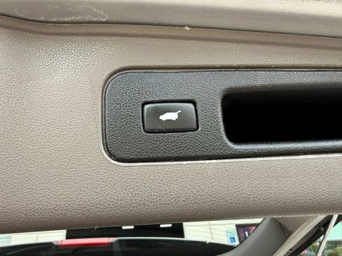 Used 2012 Honda Odyssey Touring Elite image 33
