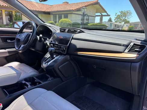Used 2018 Honda CR-V Touring image 19