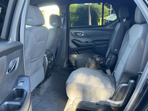 Used 2023 Chevrolet Traverse LT image 24