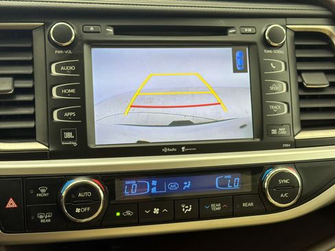 Used 2015 Toyota Highlander Limited Platinum AWD/4WD image 26