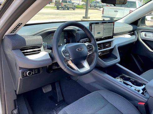 New 2026 Ford Explorer Active image 8