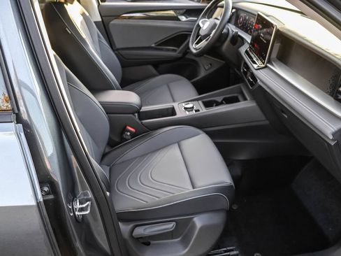 New 2026 Volkswagen Tiguan SE AWD/4WD image 39