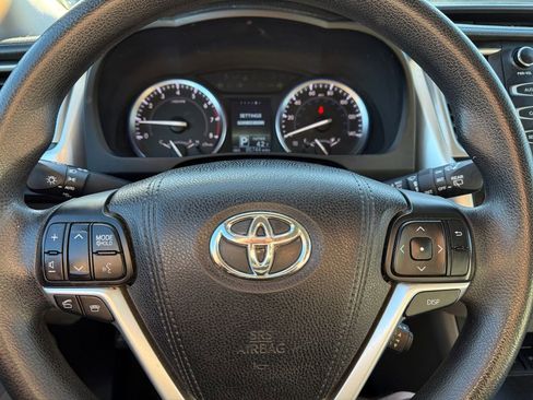 Used 2016 Toyota Highlander LE AWD/4WD image 31