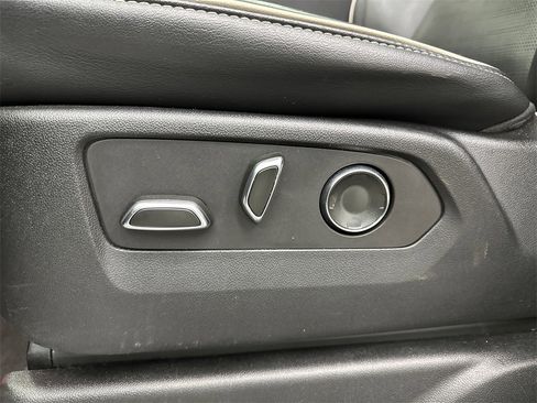 Used 2023 Cadillac Escalade Sport image 10