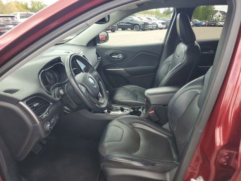 Used 2019 Jeep Cherokee Limited FWD image 5