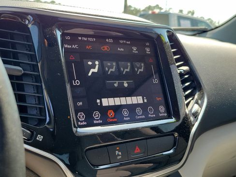 Used 2020 Jeep Cherokee Limited FWD image 11