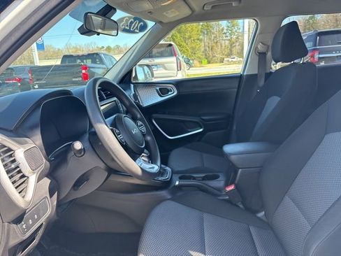 Used 2023 Kia Soul LX w/ Option Group 015 image 9