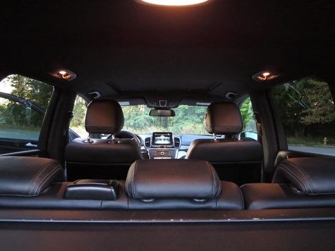 Used 2016 Mercedes-Benz GLE 350 GLE 350 4MATIC AWD 4dr SUV w/ Premium Package image 17