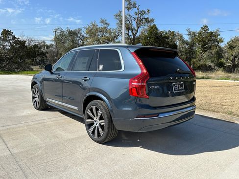 Certified 2024 Volvo XC90 T8 Ultimate w/ Lounge Package image 4