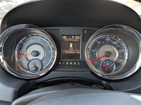 Used 2015 Chrysler Town & Country Touring-L w/ Driver Convenience Group image 33