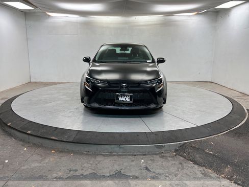 Used 2022 Toyota Corolla LE image 9