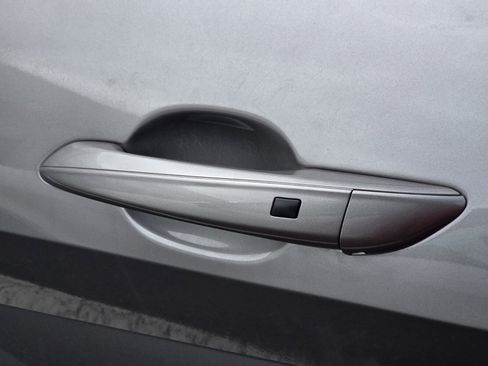 Used 2023 Hyundai Elantra SEL image 7