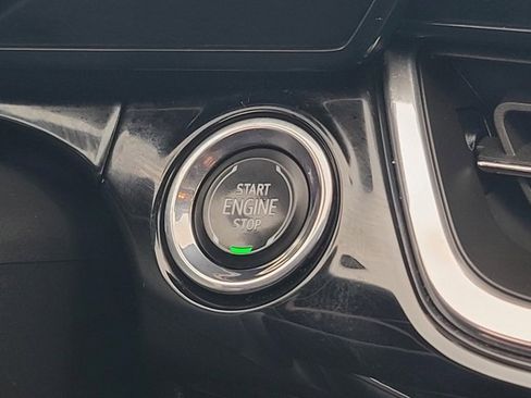 Used 2024 Chevrolet Trax RS w/ Sunroof Package image 24