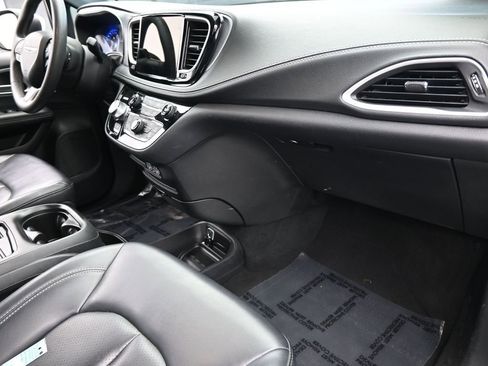 Used 2023 Chrysler Pacifica Touring-L w/ S Appearance Package image 47