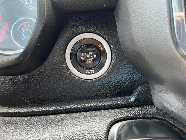 Used 2025 RAM 1500 Laramie AWD/4WD image 18