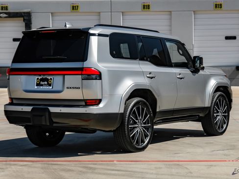 Used 2025 Lexus GX 550 550 Luxury+ HUD Traffic LIFTED w/ Accessory Package (2T) image 15