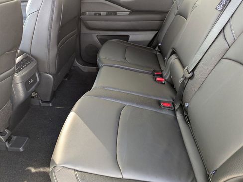 New 2025 Nissan Pathfinder SL image 28