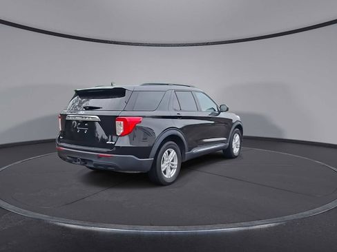 Used 2022 Ford Explorer XLT w/ Class IV Trailer Tow Package image 8