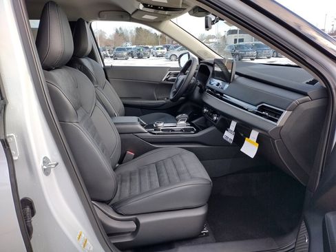 New 2026 Mitsubishi Outlander SE image 10