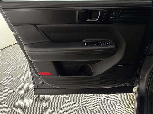 Certified 2025 Hyundai Santa Fe Calligraphy FWD image 12
