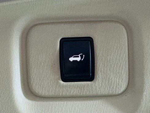 Used 2015 Nissan Pathfinder Platinum w/ Cargo Package AWD/4WD image 32