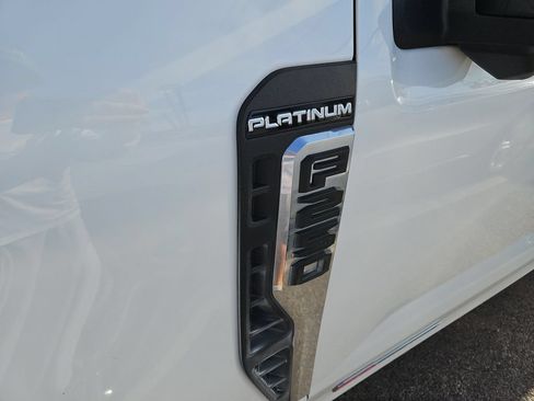 Used 2024 Ford F250 Platinum AWD/4WD image 2