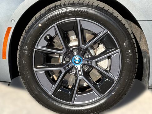 Certified 2023 BMW i4 eDrive35 image 11