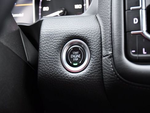 Used 2021 GMC Yukon Denali w/ Denali Premium Package image 17