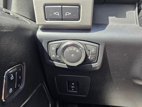 Used 2016 Ford F150 Lariat w/ Equipment Group 502A Luxury AWD/4WD image 21