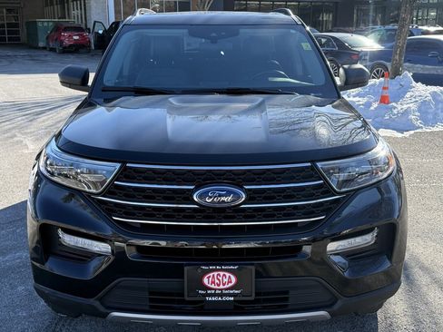 Used 2021 Ford Explorer XLT w/ Equipment Group 202A image 2