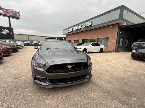 Used 2017 Ford Mustang GT Premium w/ GT Performance Package RWD image 11