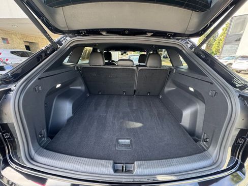 Used 2025 Volkswagen Atlas Cross Sport SE image 32