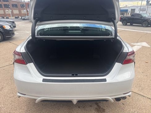 Used 2024 Toyota Camry SE image 10
