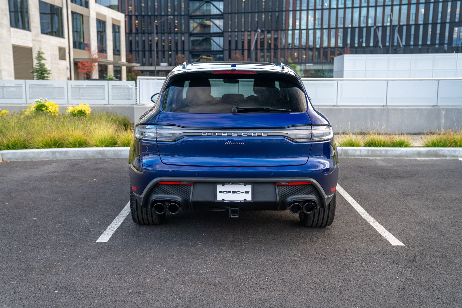 Certified 2026 Porsche Macan AWD/4WD image 7