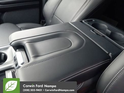 New 2025 Ford Expedition Platinum w/ Stealth Performance Package image 18