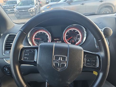 Used 2019 Dodge Grand Caravan SXT image 20