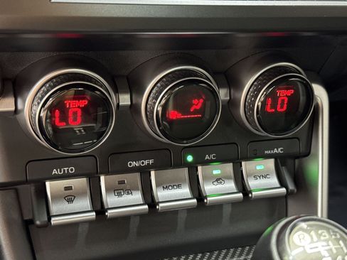 Used 2025 Toyota GR86 Premium w/ Performance Package RWD image 33