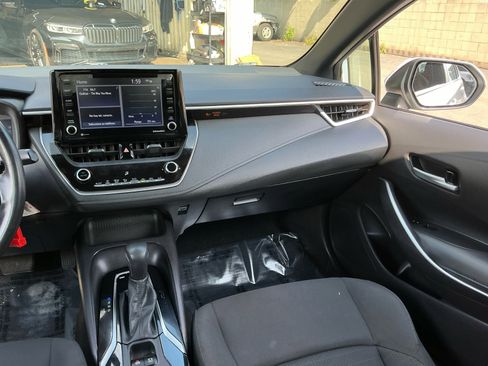 Used 2022 Toyota Corolla SE image 16